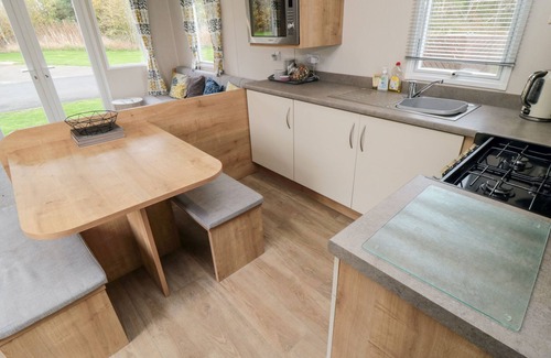 Cayton Bay Cottage | Pines 30