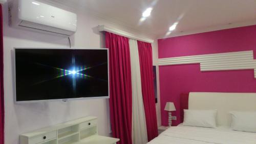Tbilisi Apartment | Pink Apartment near Airport