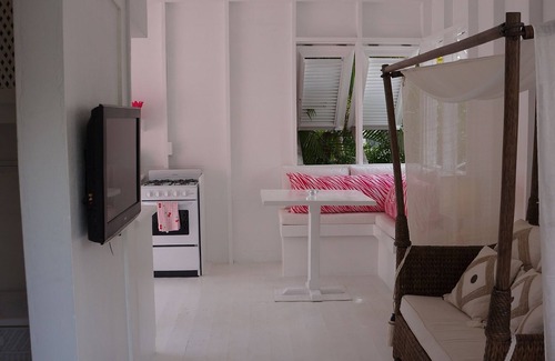 Sunset Crest Cottage | PINK COTTAGE - CHATTEL STYLE - BUILD 2015 - GREAT LOCATION ON THE WEST COAST