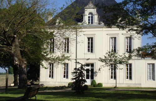 Neac House | Pink room with 4 windows: quiet, peaceful, chic, incredible view, all comfor