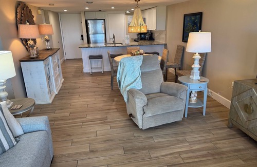 Sunnyside Condo | Pinnacle Port 2-bedroom condo in delightful Panama City Beach! Easy Access!