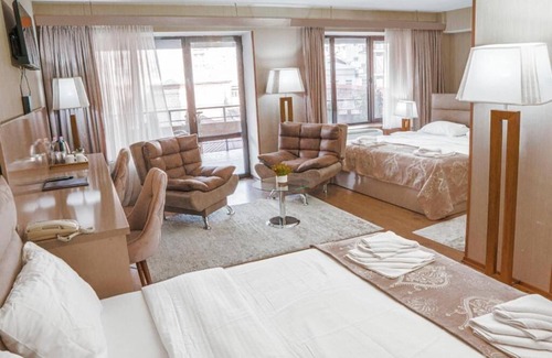 Vera Hotel | Pino Vere Palace Hotel