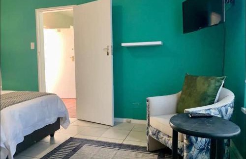 Stellenbosch Central Apartment | PinotageLuxuryCollection 9A Herte Suite