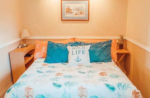 Homer Hotel | Pioneer Inn Downtown