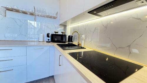 Srodmiescie Apartment | Piotrkowska 37 Shine By DreamAp
