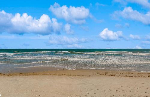 Daytona Beach Shores Hotel | Pirates Cove Unit G22