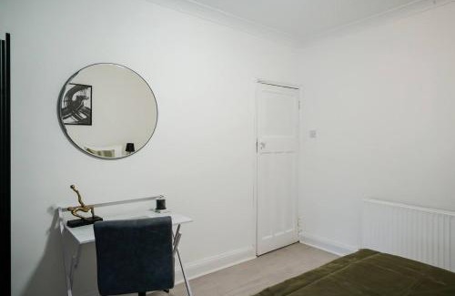 Cleveland House | Pitshanger Hububb Stay
