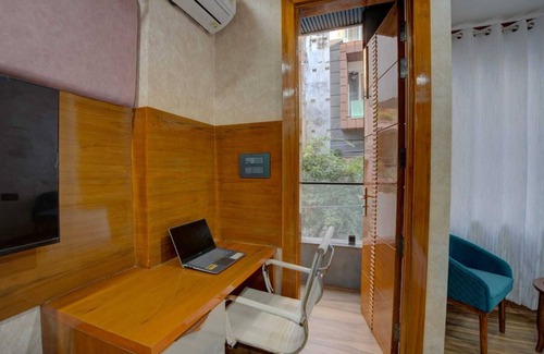 DLF Phase 3 Apartment | Platinum Service Apartment DLF Phase 3