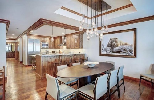 Vail Condo | Platinum Vail Ritz-carlton 4 Bedroom Mountain Residence Just One Block From the Eagle Bahn Gondola