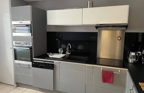 Blois House | Pleasant house, pool access in summer season.