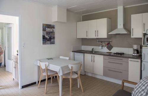 Le Bois-Plage-en-Re Cottage | Pleasant, peaceful pavilion in the owners' garden