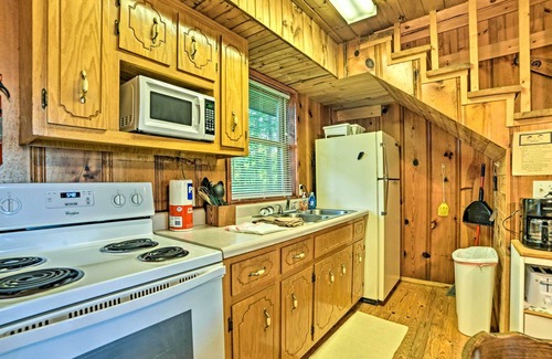 Springville Cabin | Pleasant View Resort Cabin on Kentucky Lake!