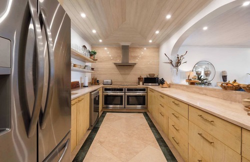 Old Trees Bay Apartment | Please Inquire Before Booking – Luxury Villa