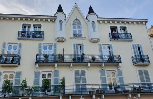 Quartier de France Apartment | -Plein Centre- Comfortable-Spacious-3 Bedrooms-