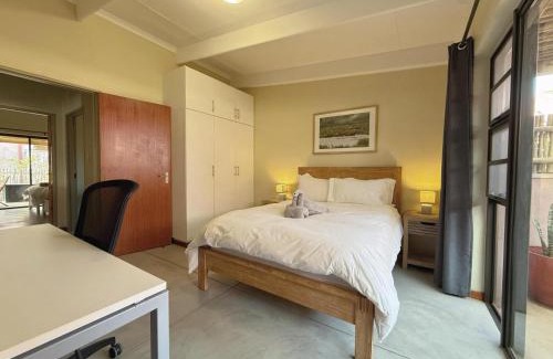Hoedspruit House | Plumtree House