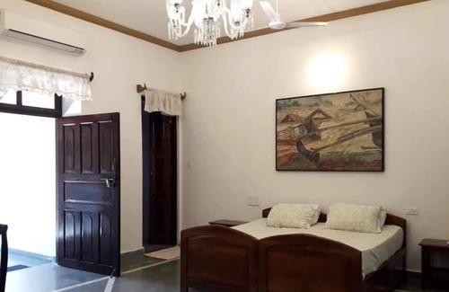 Benaulim House | Plush Colonial Home 1km from the Beach with 5★WiFi