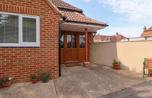 Bishopstone House | Poddington Cottage