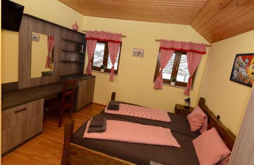 Tlumacov House | Podveský mlýn