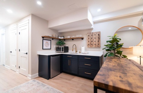 Canton Apartment | Poe's Pad in Canton Quarters