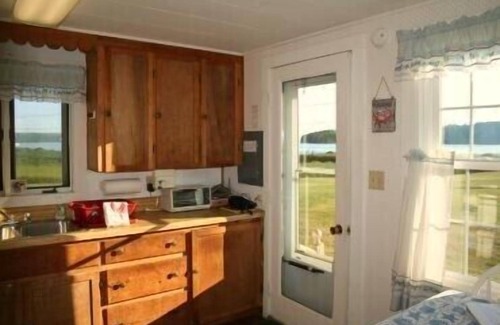 Deer Isle House | Point Field Cottage - A delightful little cape