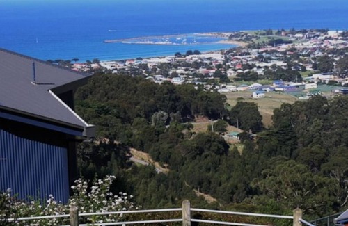 Apollo Bay Villa | Point of View Villa 1 of 5 Absolute Ocean Views