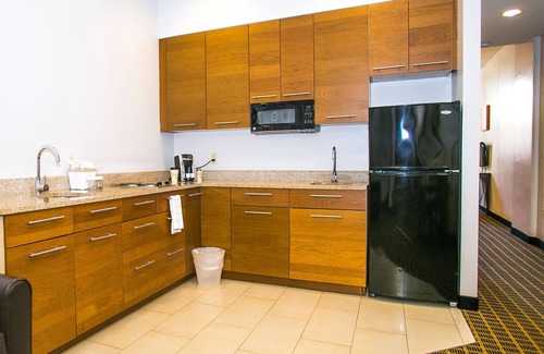 Williamsburg Hotel | Pointe Plaza Hotel