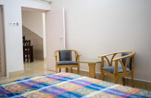 Dhaka House | Pon