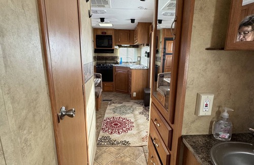 Farmington House | Poncho, minutes away from San Juan Quality Waters & Pinon Hills Golf course