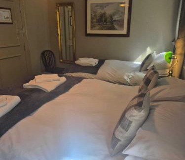 Gwynedd- Snowdonia House | Pont y Pair Inn