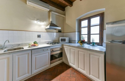 Santo Spirito Apartment | Pontormo large apartment with fireplace in Oltrarno