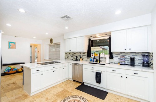 Ponderosa Forest Apartment | Pool | BBQ | Game Room | Gym | Patio | Workspace