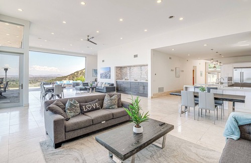 Hidden Valley House | Pool & Coastline Views: Luxe La Jolla Home