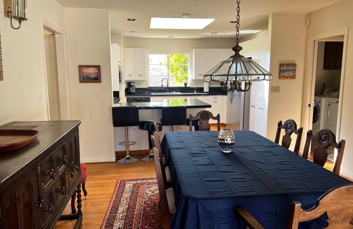 La Jolla Shores House | Pool, Foosball, Pool Table, Basketball Family Friendly, blocks from the beach!