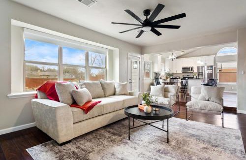 Cedar Park House | Pool, Games, King Suite 3BR Epic Chill Stay