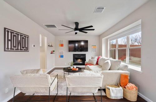 Cedar Park House | Pool, Games, King Suite 3BR Epic Chill Stay