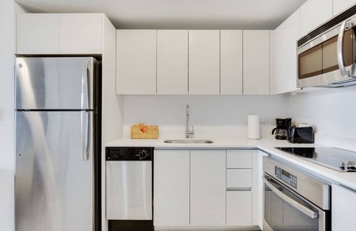 Hallandale Beach Apartment | Pool + Gym Apartment w/Private Balcony