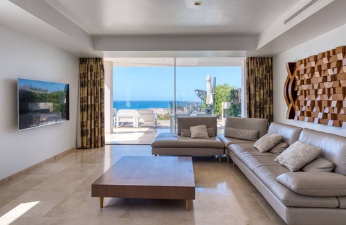 San Agustin House | Pool, jacuzzi, games and steps from the beach