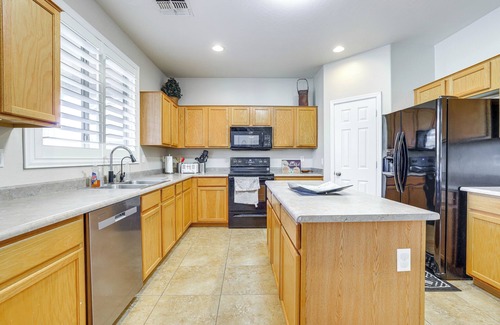 San Tan Valley House | Pool & Patio: San Tan Valley Getaway!