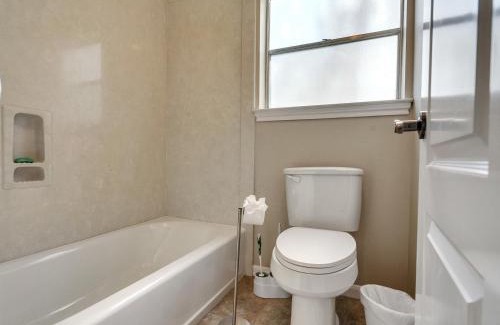 Magnolia House | Pool, Spa&Lake 16 beds 8 bathrooms 50 car parking VENUE Magnolia Texas