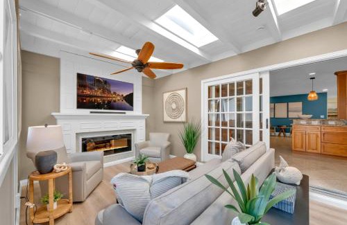 Allied Gardens House | Poolfire Pitking Bed Sunroom & Mountain Views!