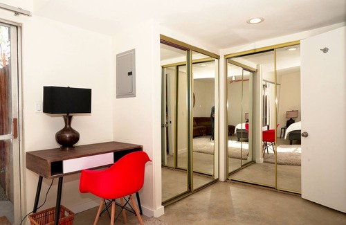 Palm Desert Condo | POOLSIDE, ABOVE THE PASEO, PALM DESERT /MONTH OR LONGER RENTALS