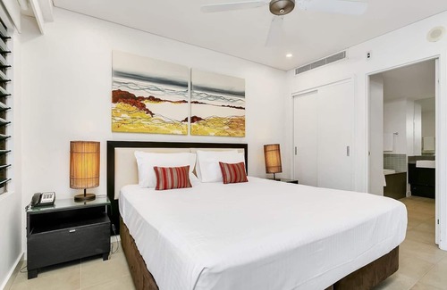 Port Douglas Resort | Poolside Bliss A Modern Resort Sanctuary