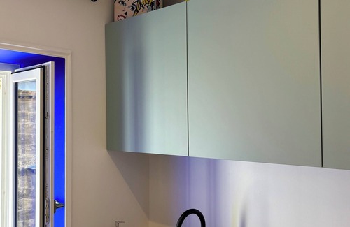 Saint-Michel Apartment | Pop’appart Bordeaux – A Colorful and Bright Haven in the Heart of the City