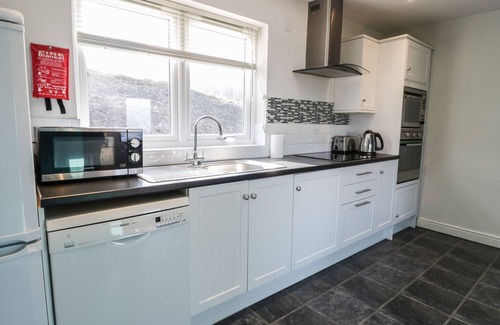 Gruline Cottage | Poppies Cottage