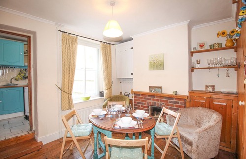 Swanage Cottage | POPPY COTTAGE, pet friendly, character holiday cottage in Swanage