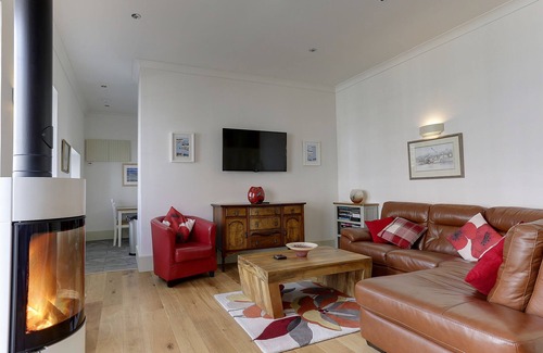 Redruth Cottage | POPPYFIELDS STABLE, family friendly, with open fire in St Day