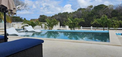 Rainbow Bay Villa | Porpoise Paradise Luxury Villa