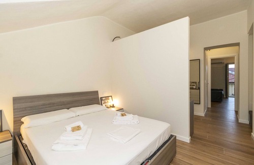 Cit Turin Apartment | Porta Susa Comfy Apartment - w/ Balcony