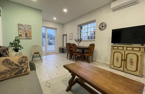 Vilarinho Apartment | Porto Area, Poolside Sunsets of Vila Boa