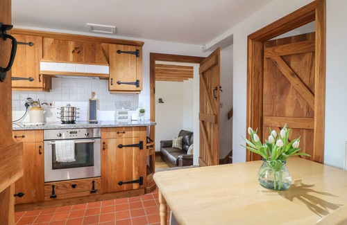 Atlow Cottage | POSTBOX COTTAGE, family friendly, with a garden in Ashbourne